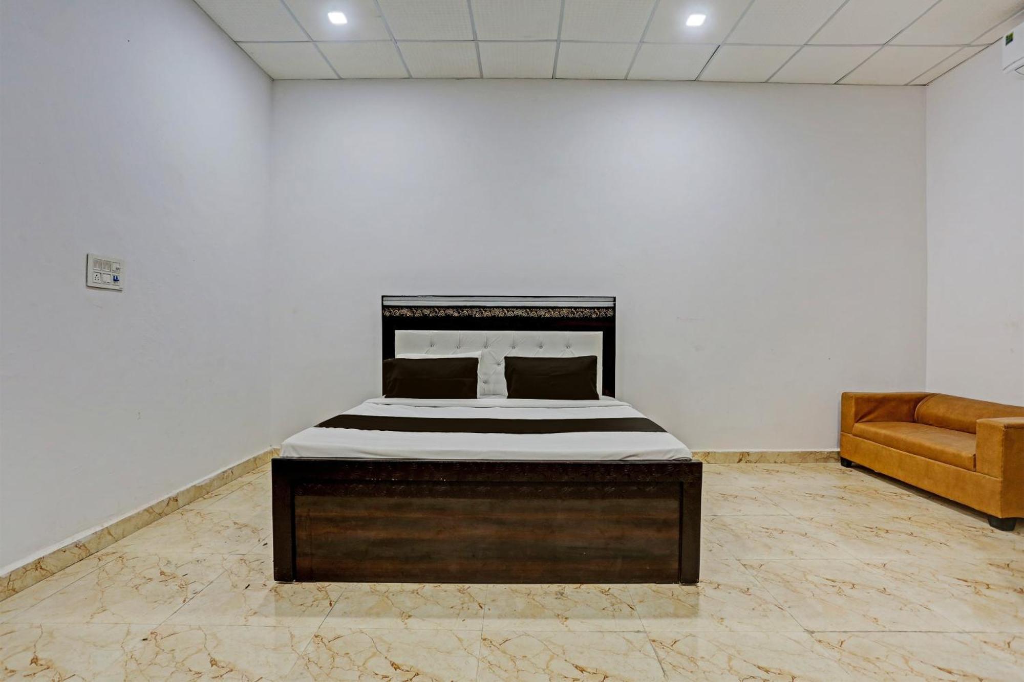 Hotel O Murliwala Wedding Palace And Resort Samalkha Eksteriør bilde